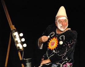 Leo Bassi als WeissClown